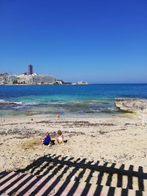 Sunny 2 Bedroom, 2 Bathrooms, Seaside Apt. Sliema Exterior photo