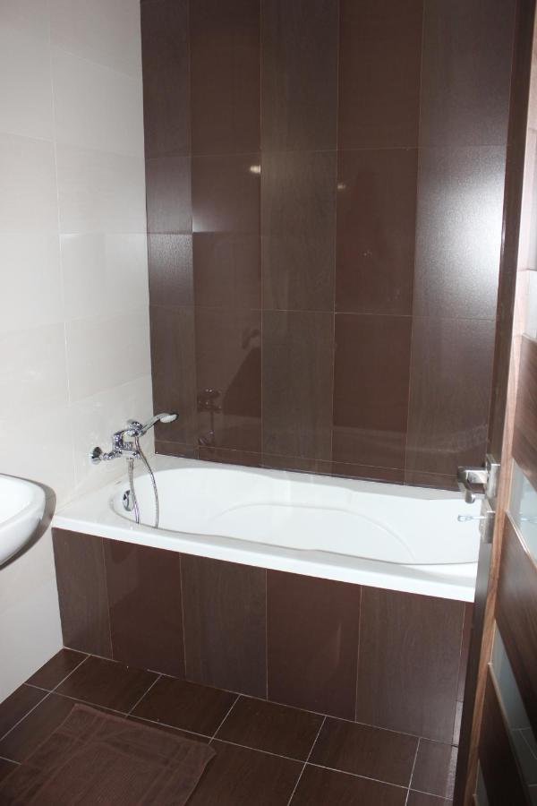 Sunny 2 Bedroom, 2 Bathrooms, Seaside Apt. Sliema Exterior photo